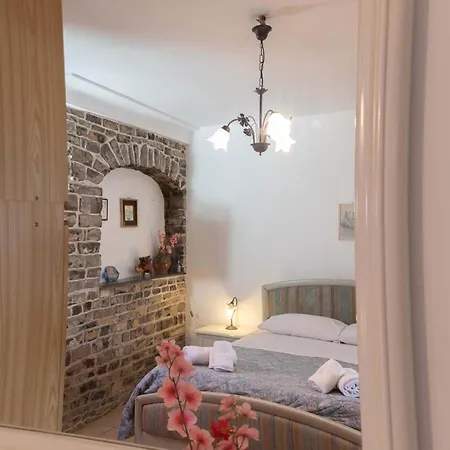 - Casa Alina