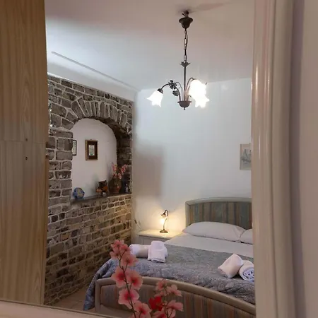 - Casa Alina Holiday home *